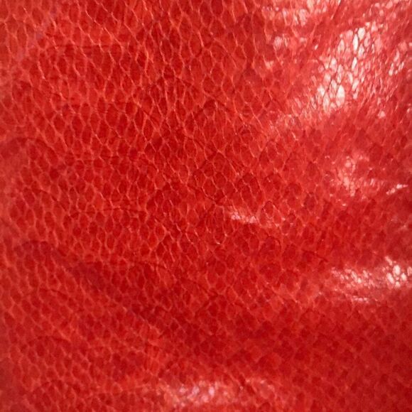 Saks Fifth Ave Red faux snakeskin tote bag - Picture 4 of 6